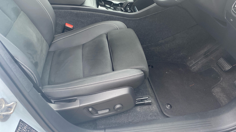 Volvo XC40 175kW Recharge Plus 69kWh 5dr Auto Electric Estate